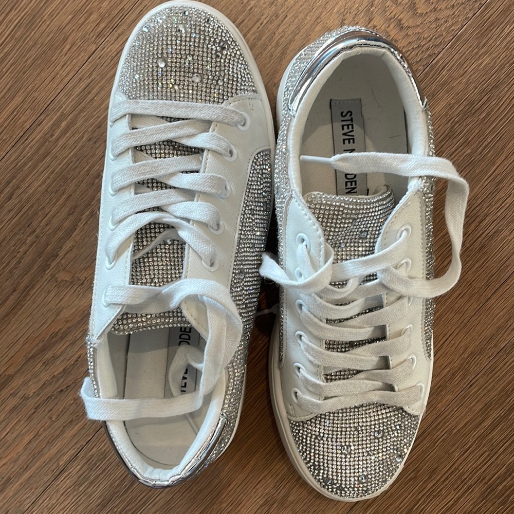 Size 7 sequin Steve Madden sneakers